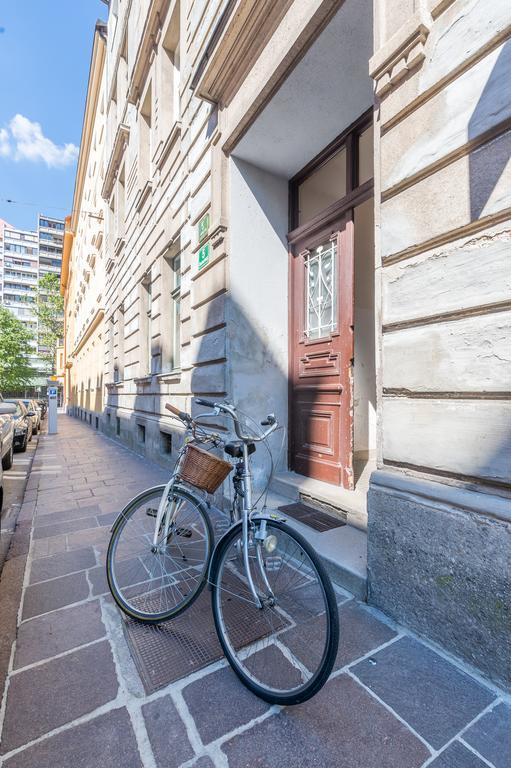 Fine Apartment Janeza Pavla Ljubljana Exterior photo